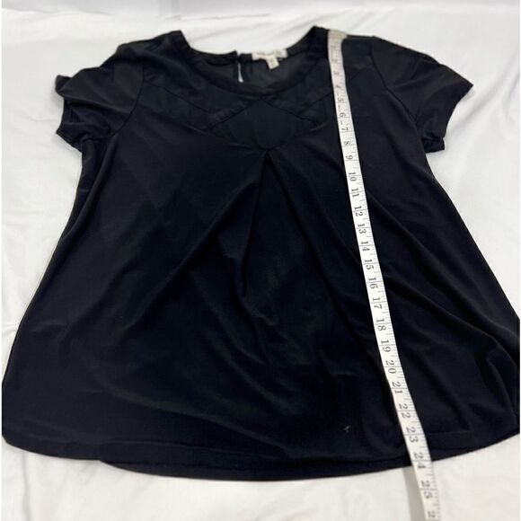 Faith & Joy black short sleeve top back close button size M - Picture 5 of 6